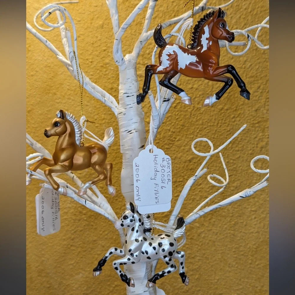 Breyer Holiday Fillies Ornament Collection 2006